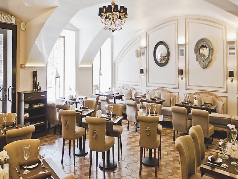 Aston Hotel San Petersburgo Restaurante foto